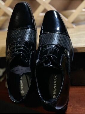 NWOT - Men’s Sz 12 Bruno Marc Dress Shoe